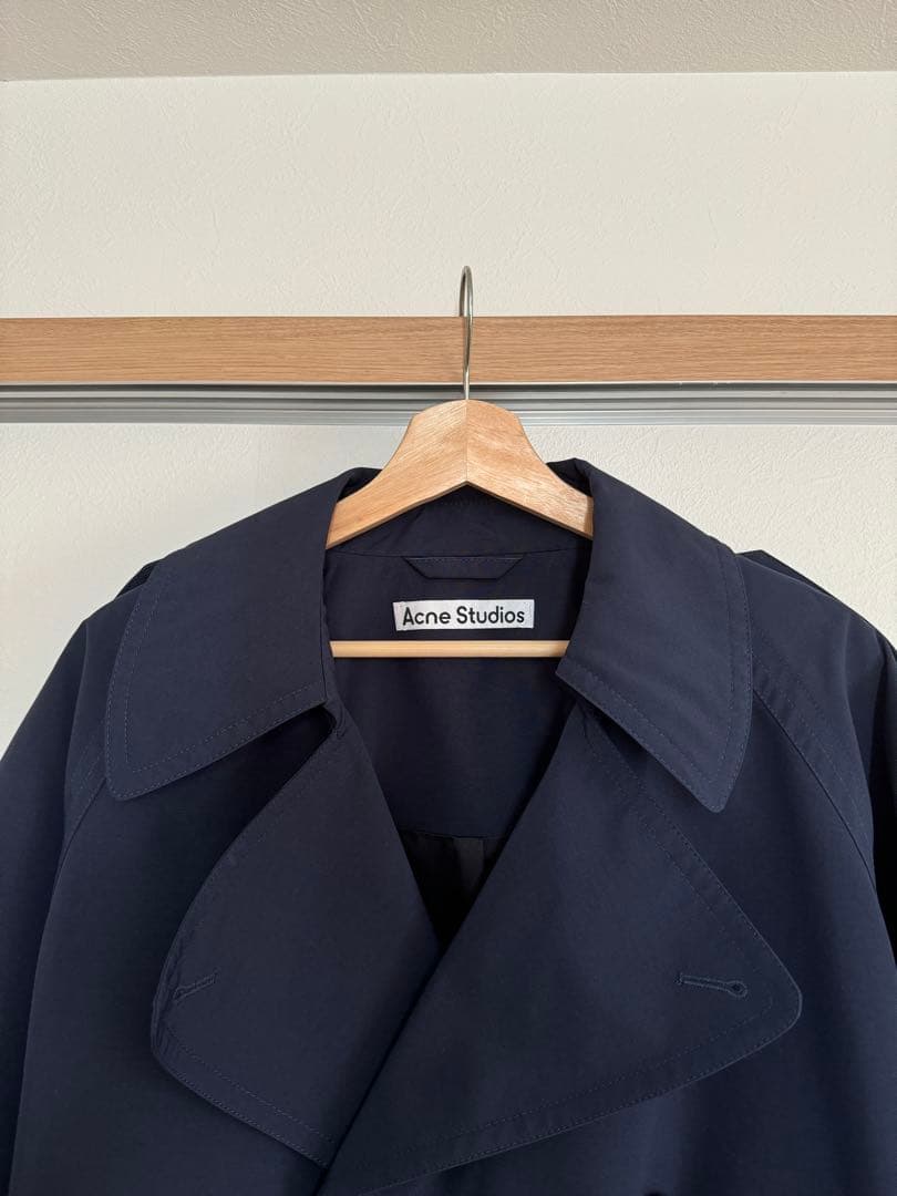 Acne Studios ネイビー クロップドトレンチコート
