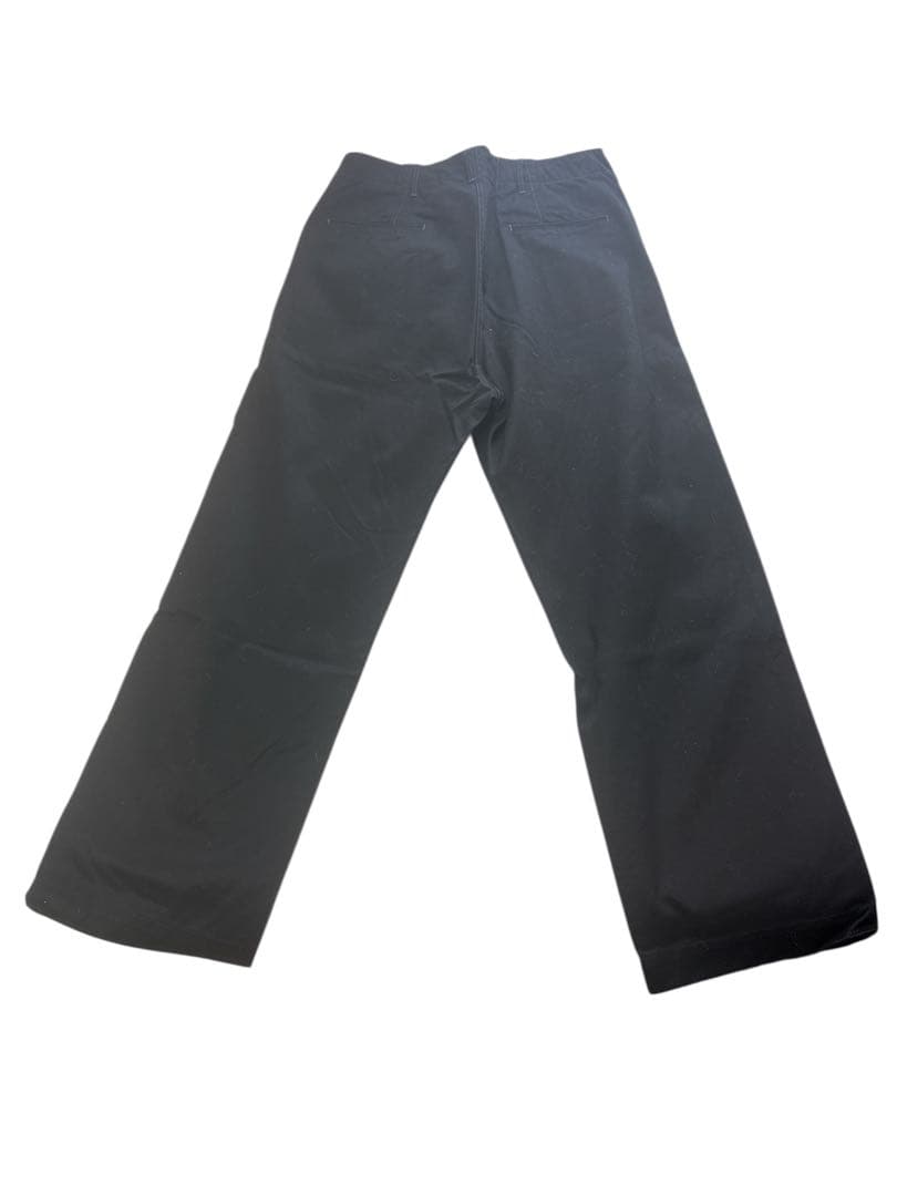 ブラック　チノパン　バスリクソンズ