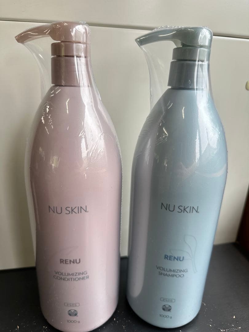 ニュースキン　レニューボリューマイジングシャンプーコンディショナー1.000g