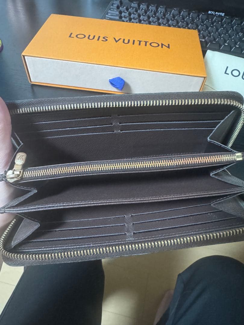 LOUIS VUITTON ルイヴィトン ジッピー・ウォレット ダミエ