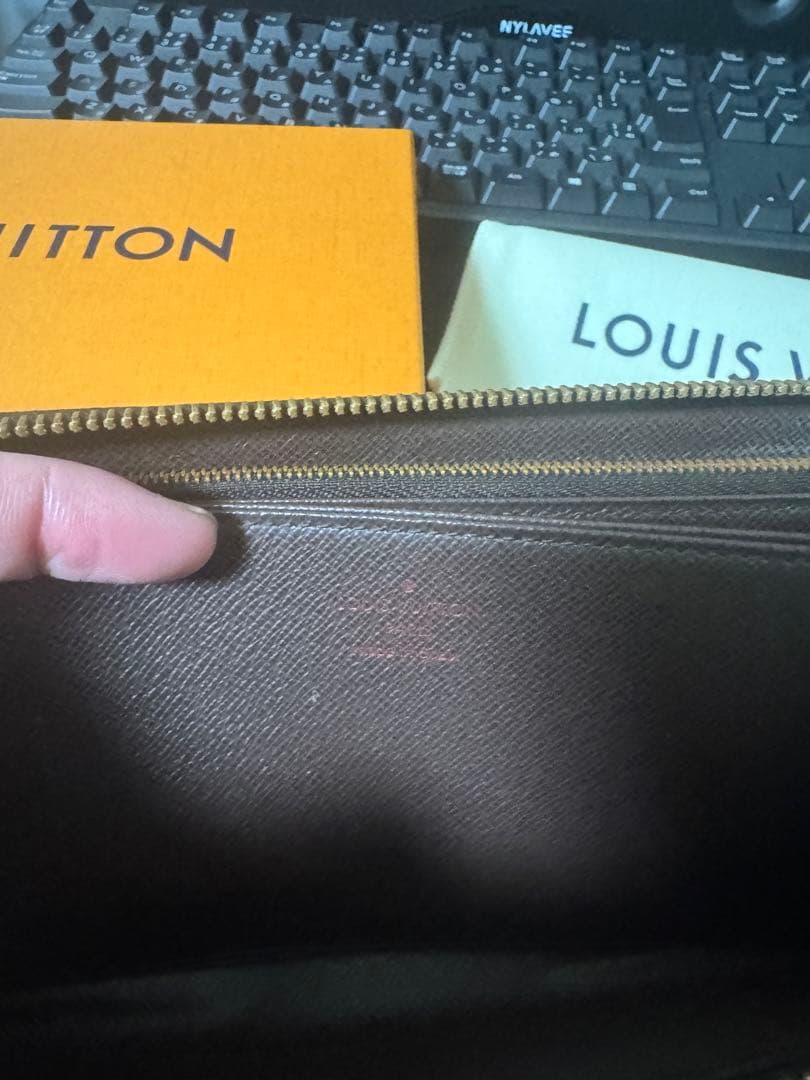 LOUIS VUITTON ルイヴィトン ジッピー・ウォレット ダミエ