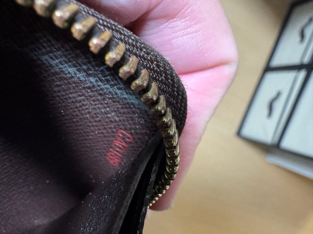 LOUIS VUITTON ルイヴィトン ジッピー・ウォレット ダミエ