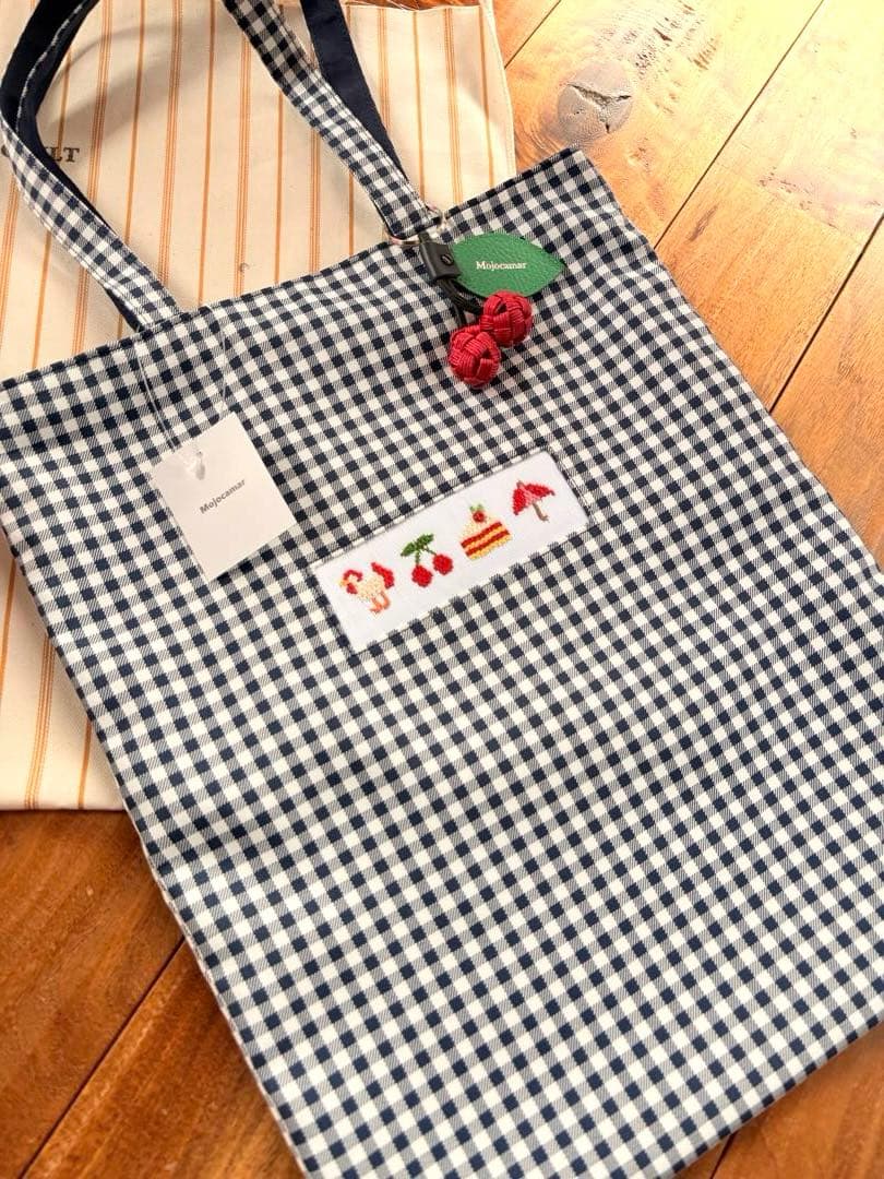 Mojocamar モジャカマー　チェック柄フルーツ刺繍トートバッグ