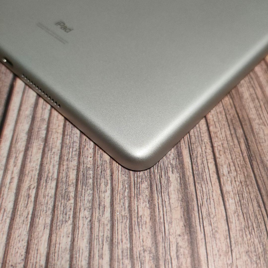 apple iPad 第8世代 32GB シルバー SIMフリー 超美品