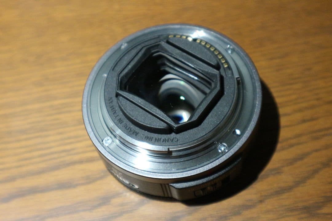 (Canon純正レンズフード付き)Canon RF28mm f2.8 STM