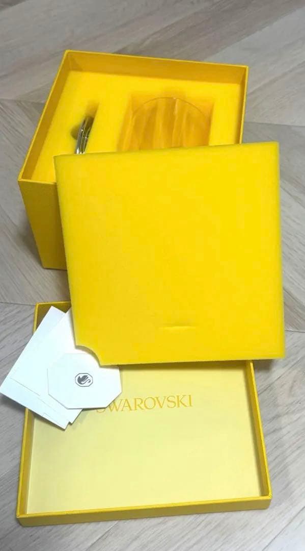 スワロフスキー　ガラスディスプレイ