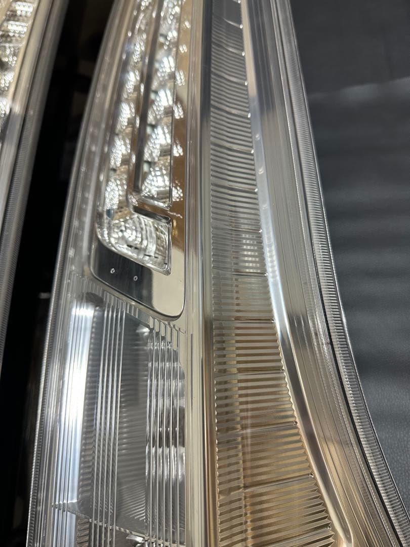 送料込み　セレナ C26 前期 純正 テールランプ 左右セット