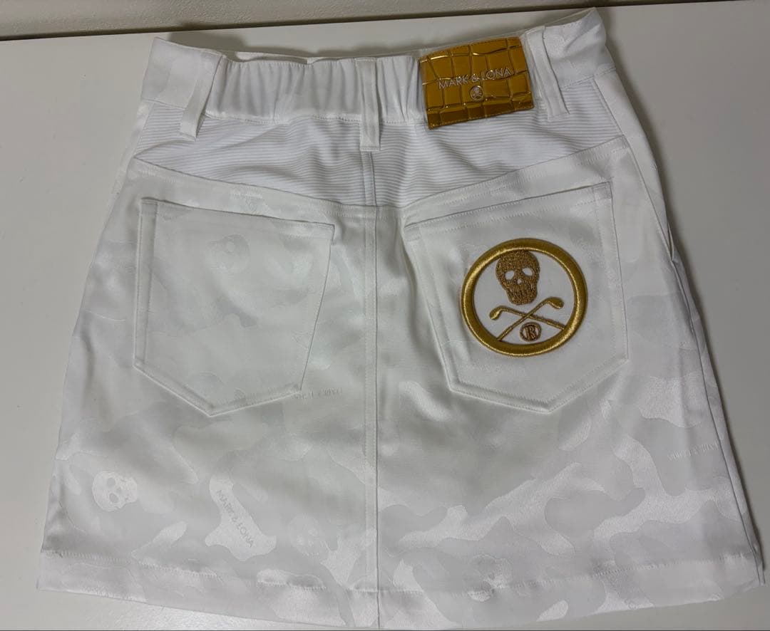 【値下げ中】MARK&LONA ゴルフウェア スカート 白 Sサイズ