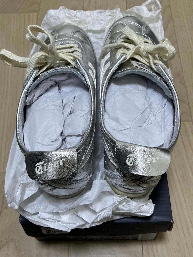 オニツカタイガーメキシコ66