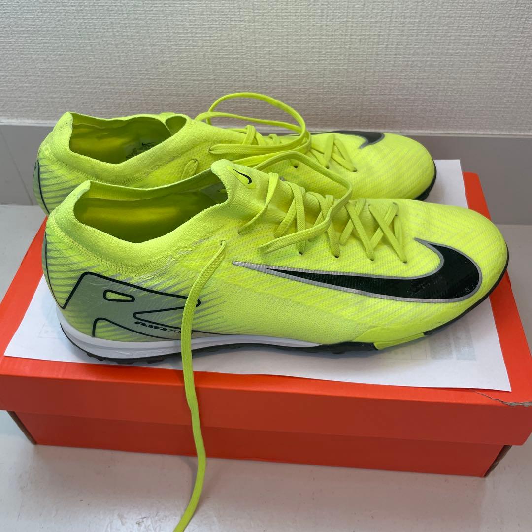 ナイキ ズーム マーキュリアル ヴェイパー 16 PRO TF