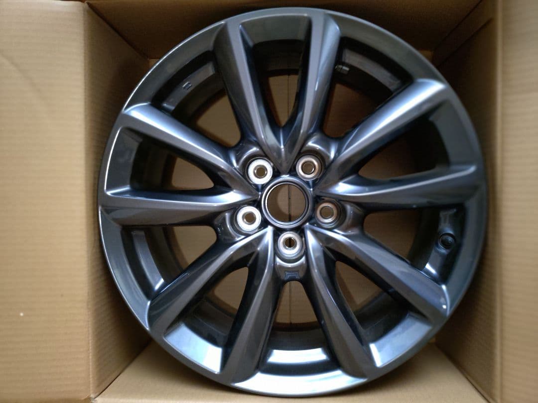 【日野】MAZDA3ファストバック純正 18インチ ダークグレ― 1本④