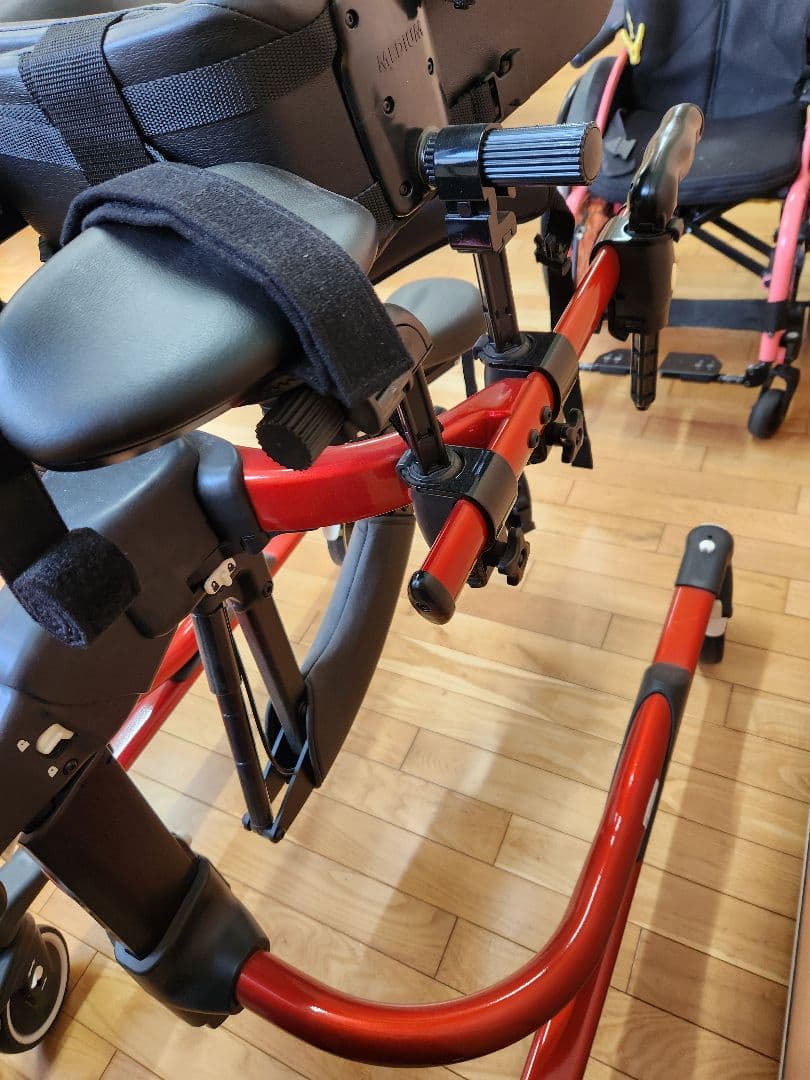 障害児 歩行器 リフトンペーサー