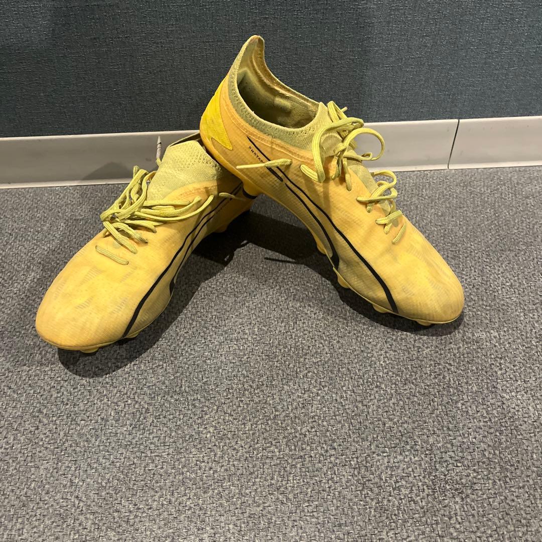 プーマウルトラ　サッカースパイク　黄色　オレンジ　青