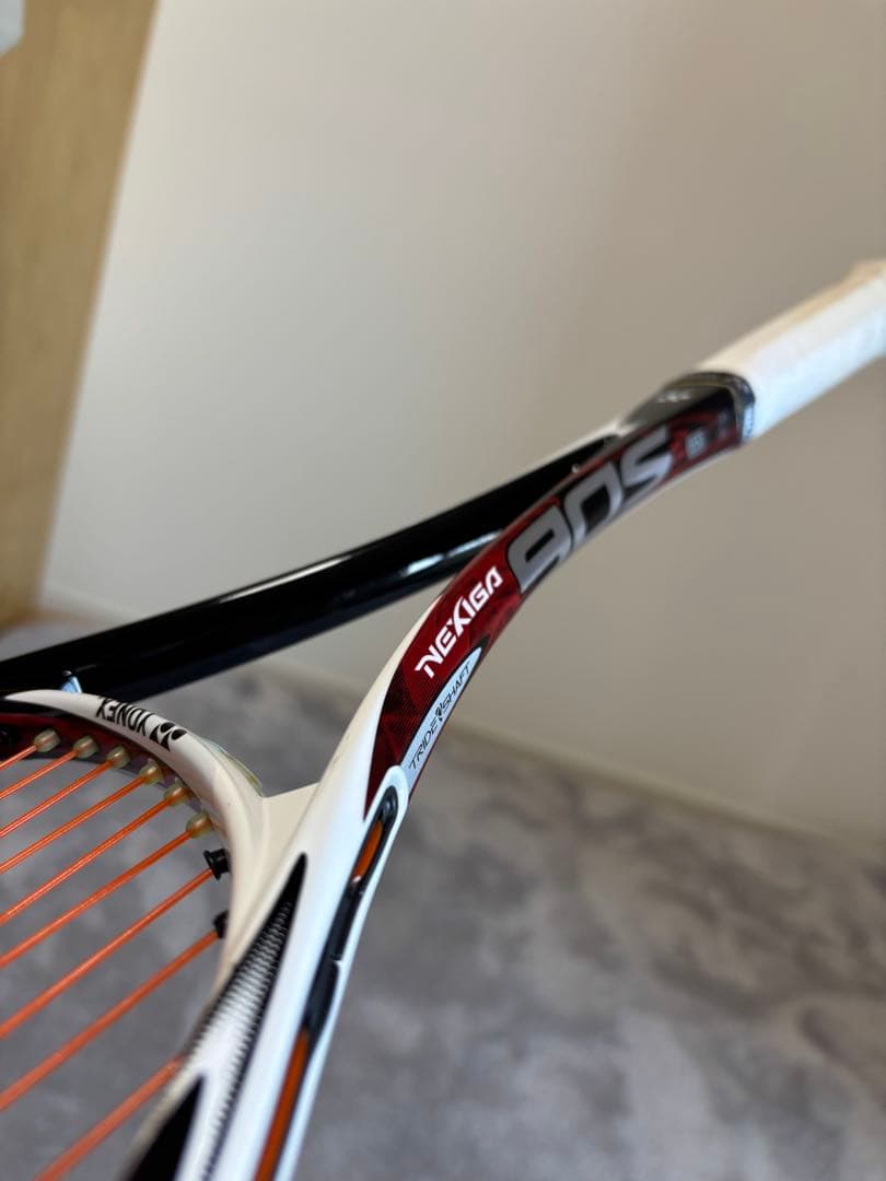ソフトテニスラケット ヨネックス　ネクシーガ90s ホワイト/ブラック/レッド