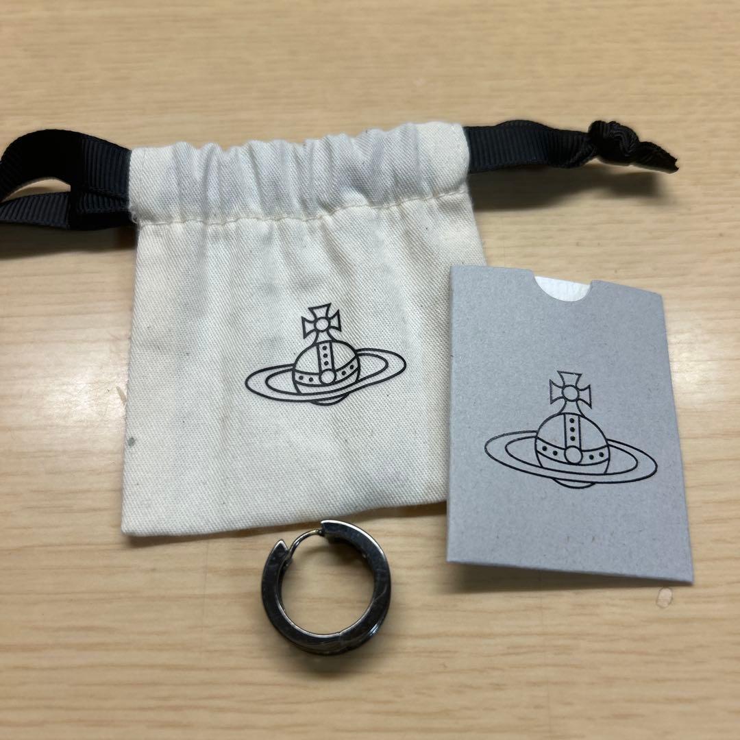 Vivienne Westwood シングルフープピアス ブラック 黒