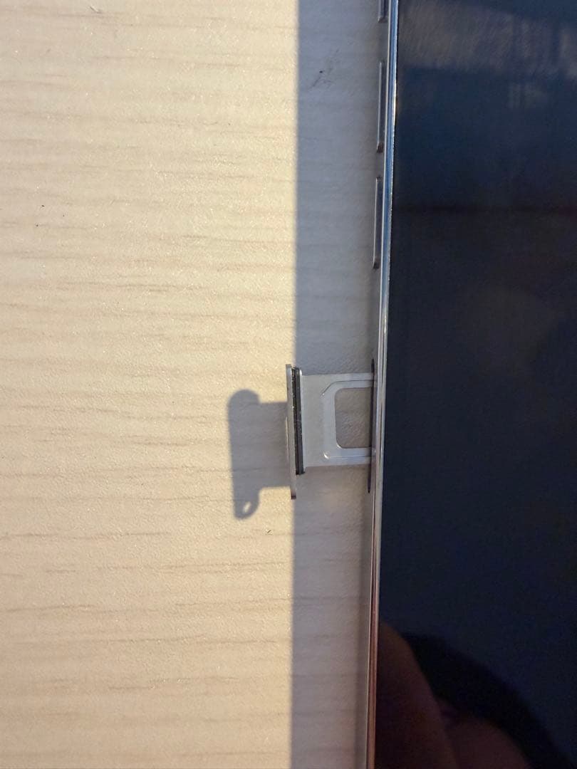 iPhone 13 Pro シルバー 背面、カメラひび割れ　ジャンク