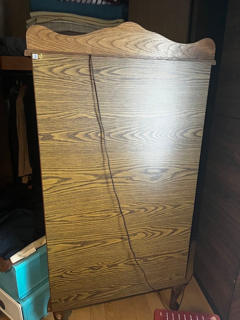 木製ガラスキャビネット 照明付き