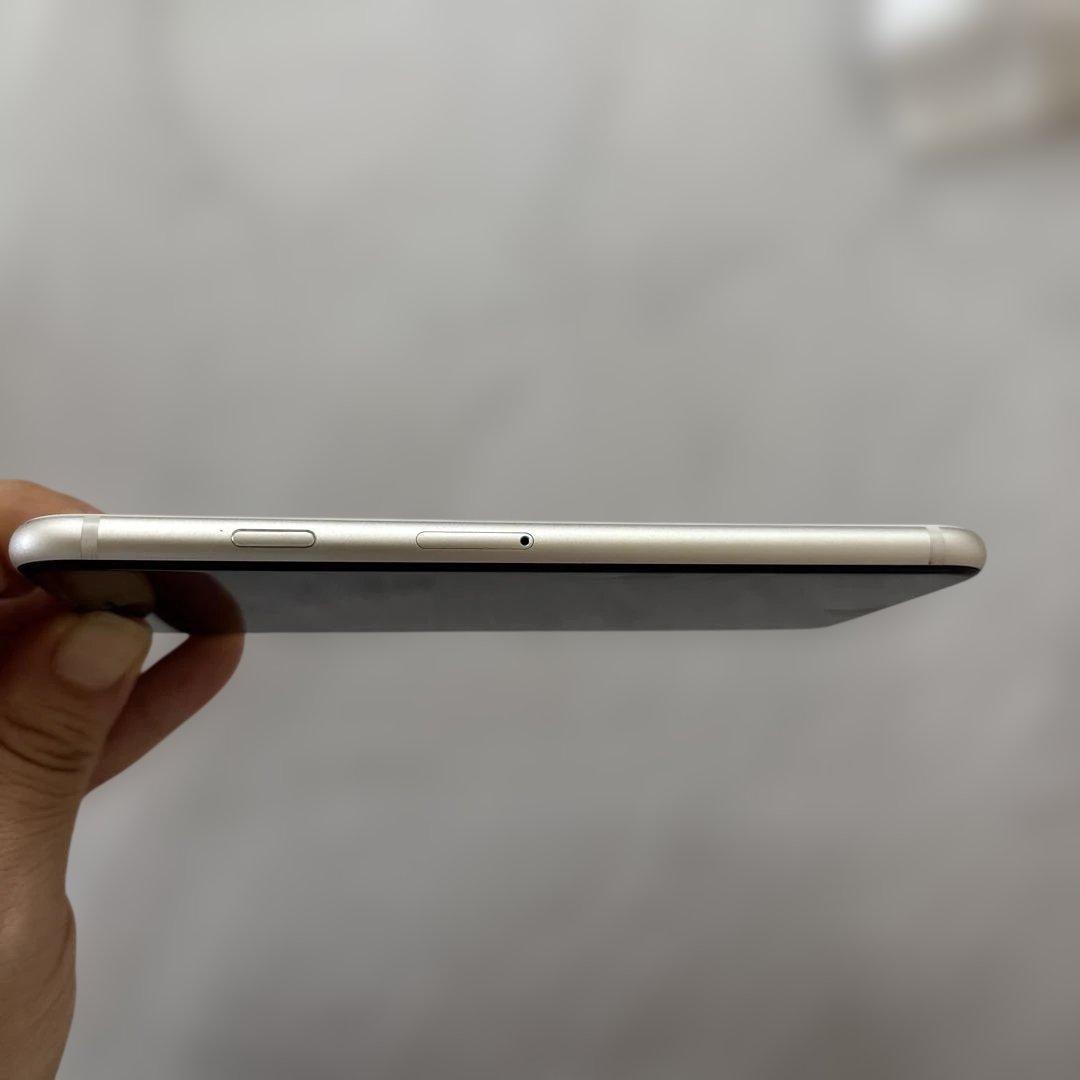 iPhone SE 第3世代　64GB スターホワイト