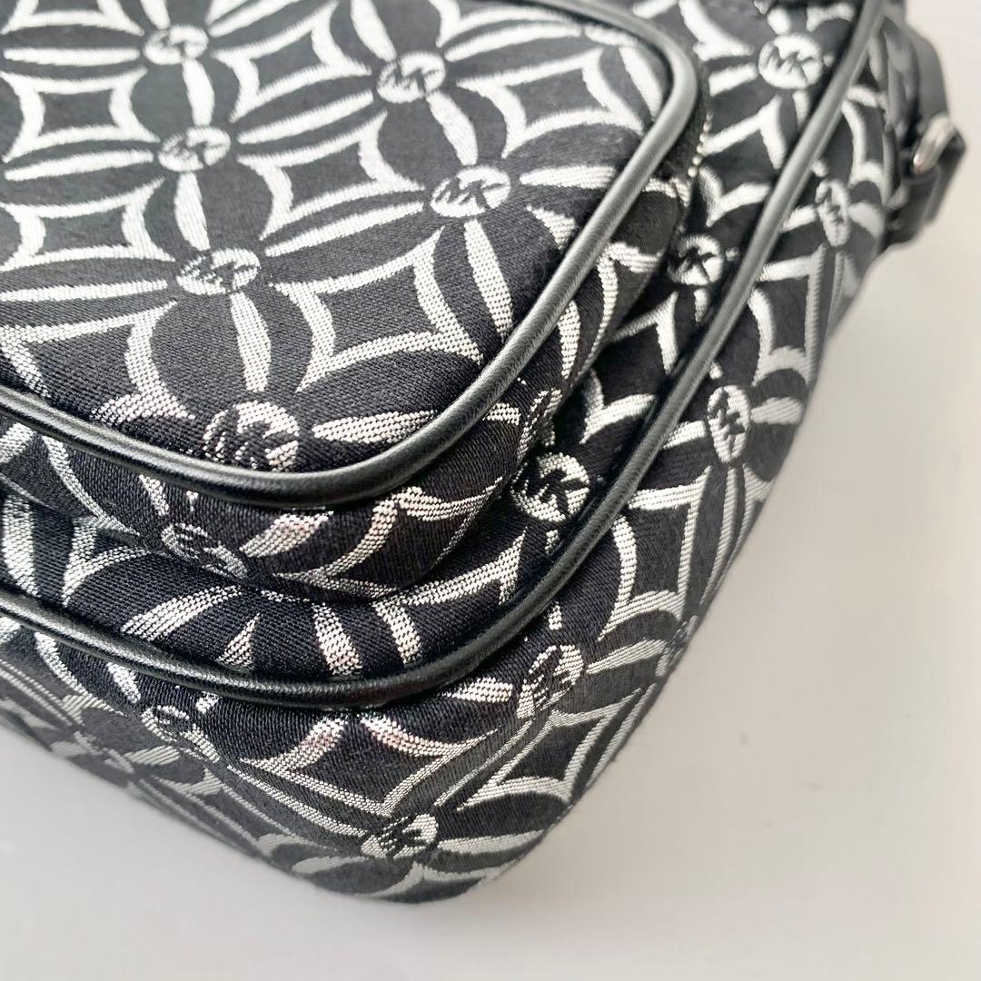 【マイケルコース】ショルダーバッグ　クロスボディバッグ　ブラック　黒　新品未使用