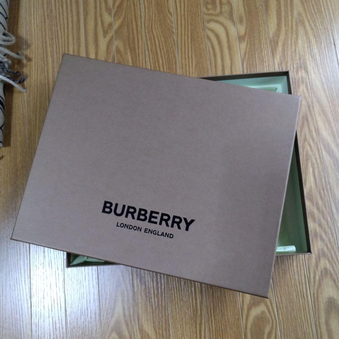 バーバリーマフラー箱つき