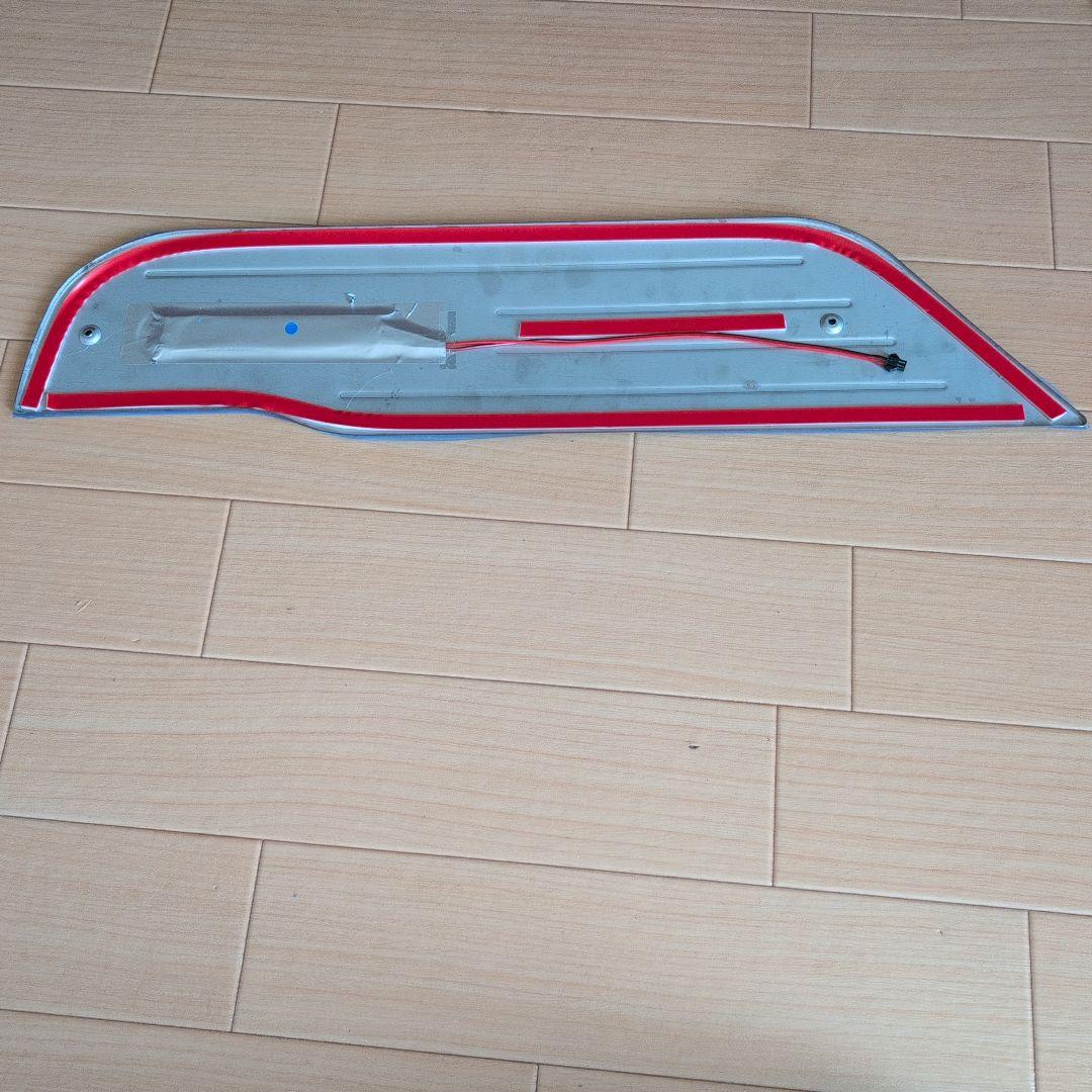 エルグランド スカッフプレート