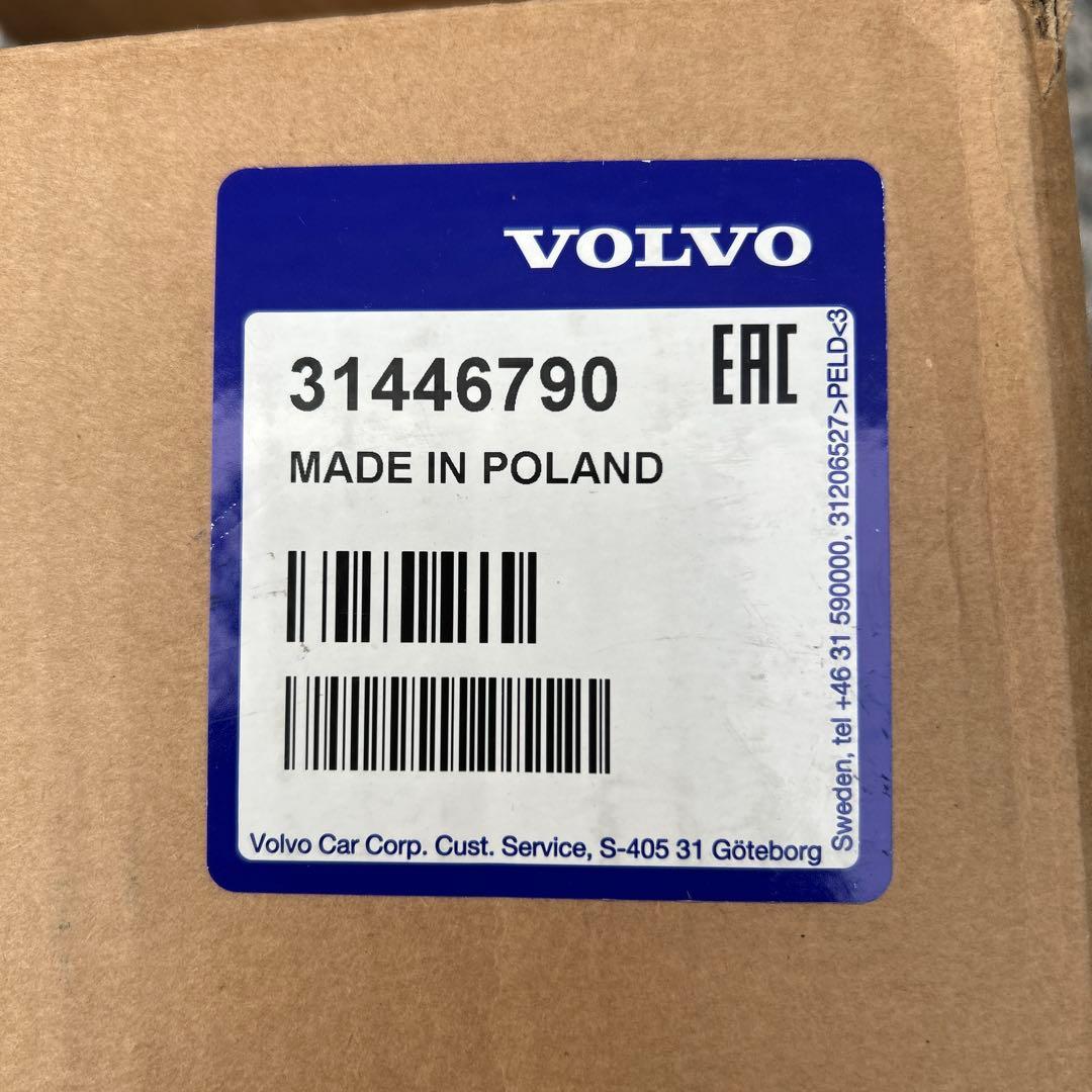 ボルボXC40 536 左テールレンズ