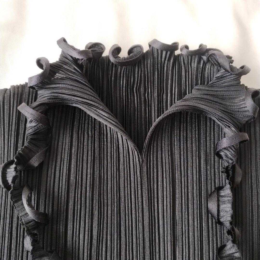 PLEATS PLEASE プリーツ加工　ノースリーブ
