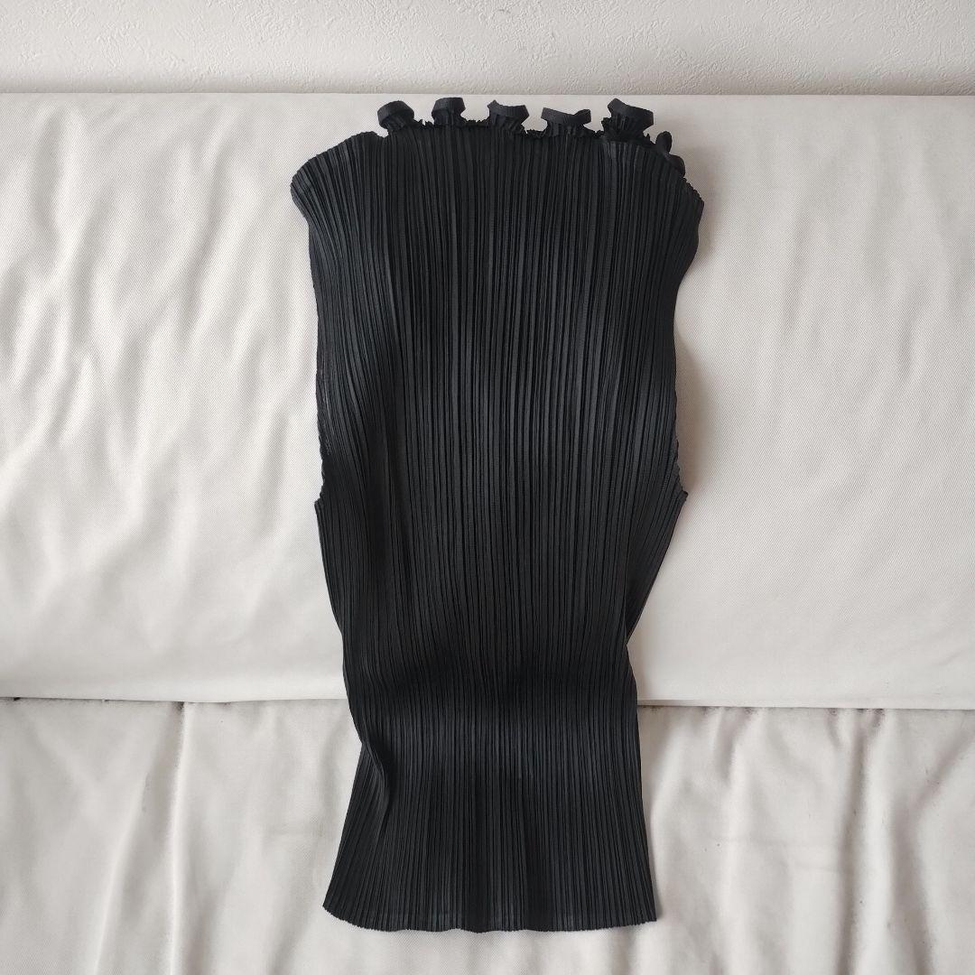PLEATS PLEASE プリーツ加工　ノースリーブ
