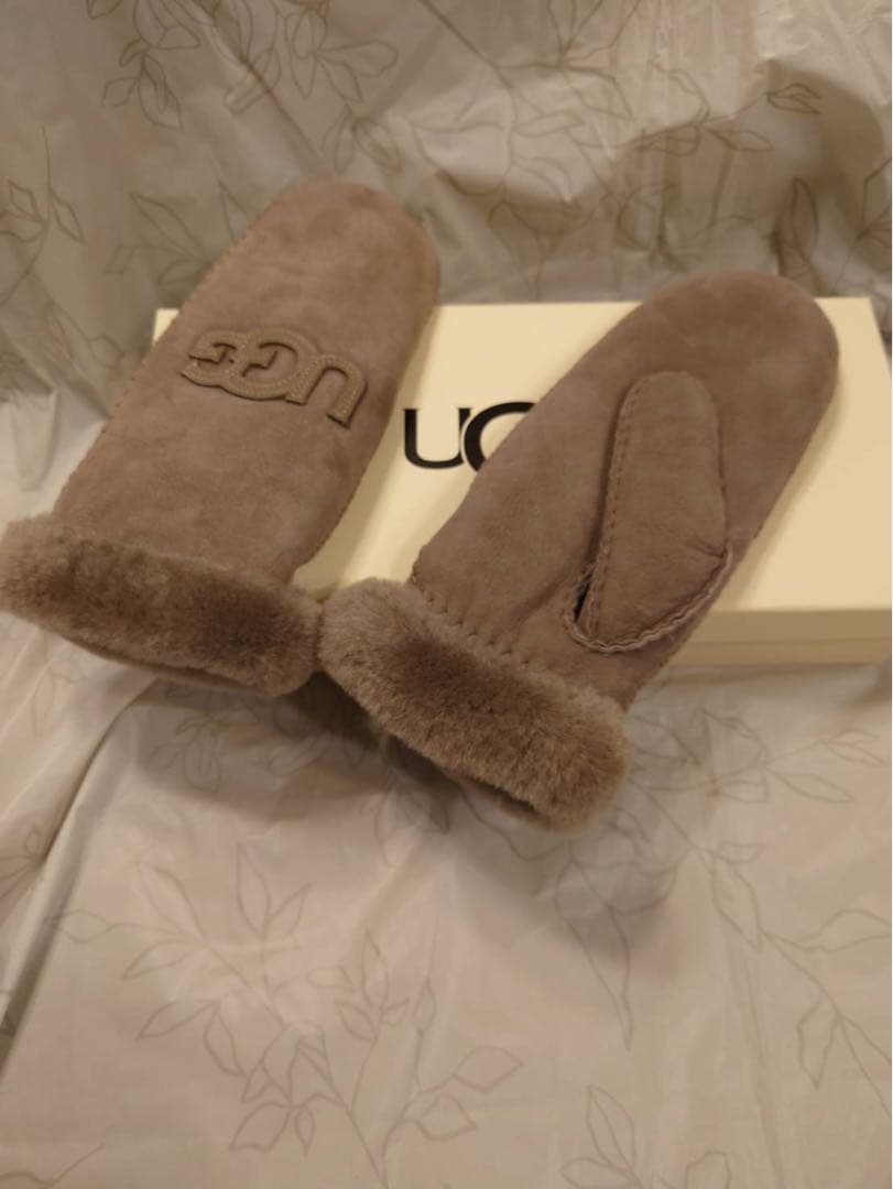 UGG ベージュ ミトン 手袋 タグ付き 未使用品