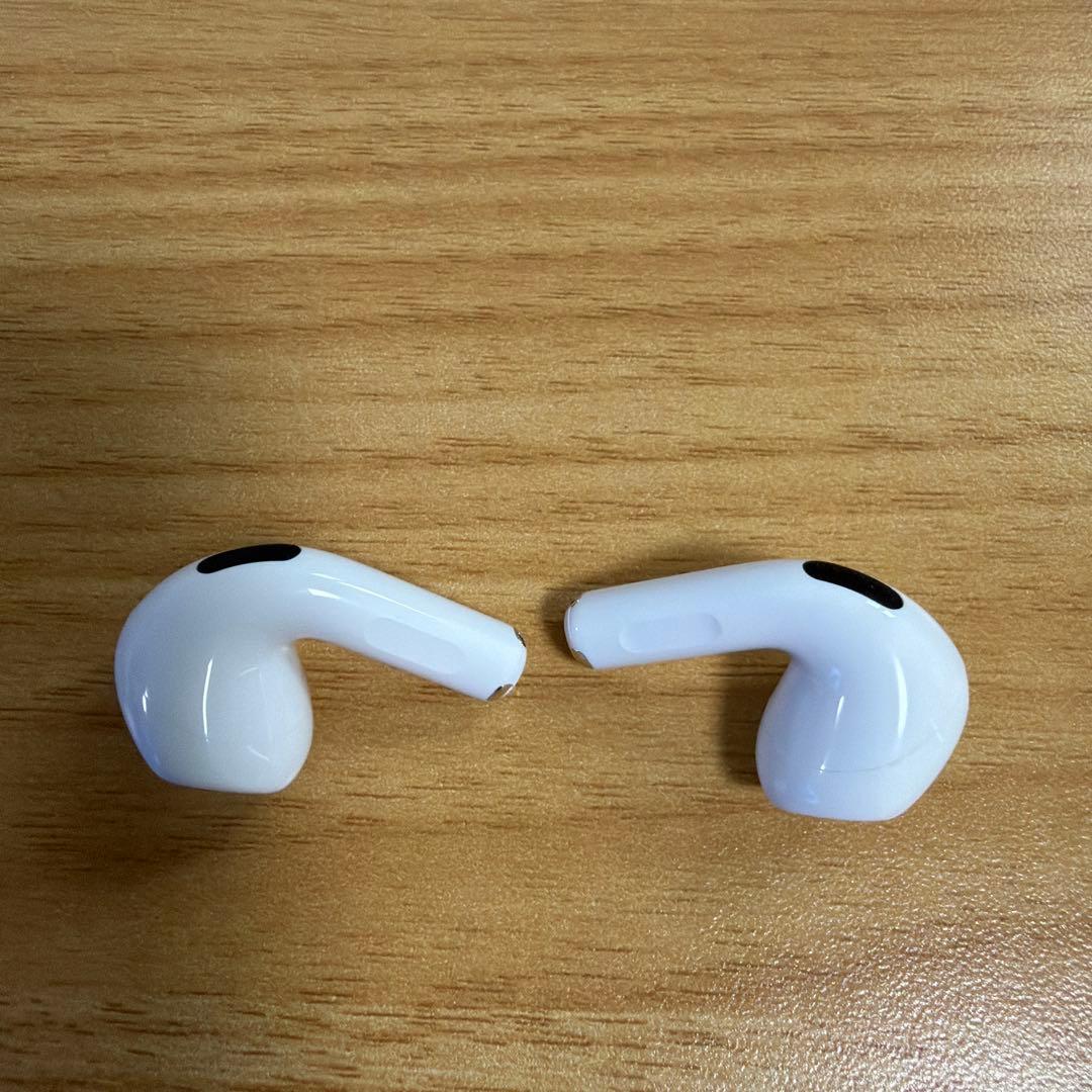 AirPods 4（ノイズキャンセリング）