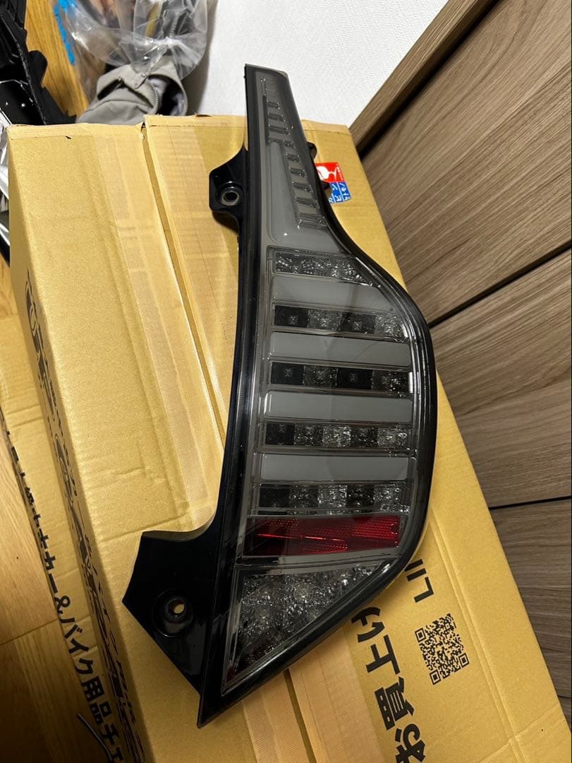 アクア　テールランプ　ワンオフ　クリスタルアイ