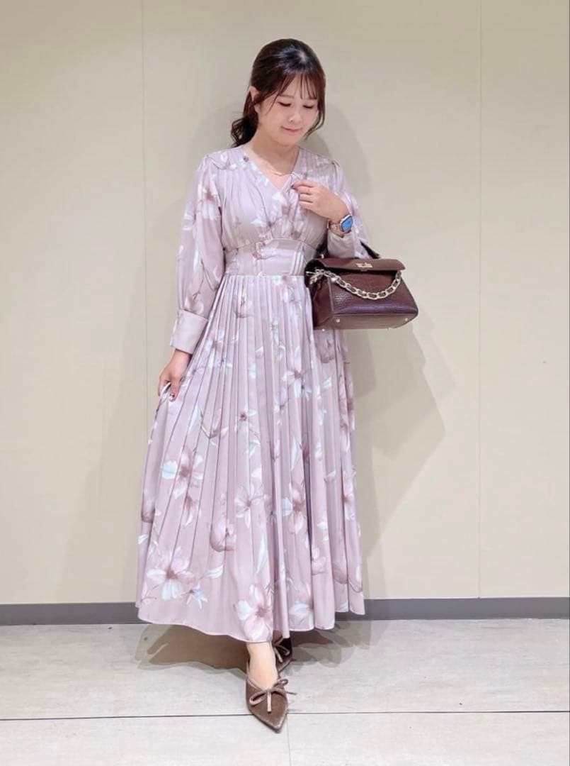 ビッグフラワープリーツワンピース　ノエラ