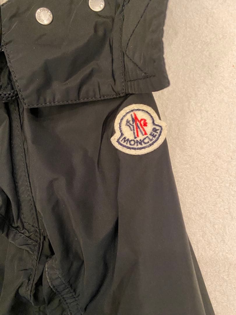 MONCLER フード付きナイロンジャケット ブラック　レディース