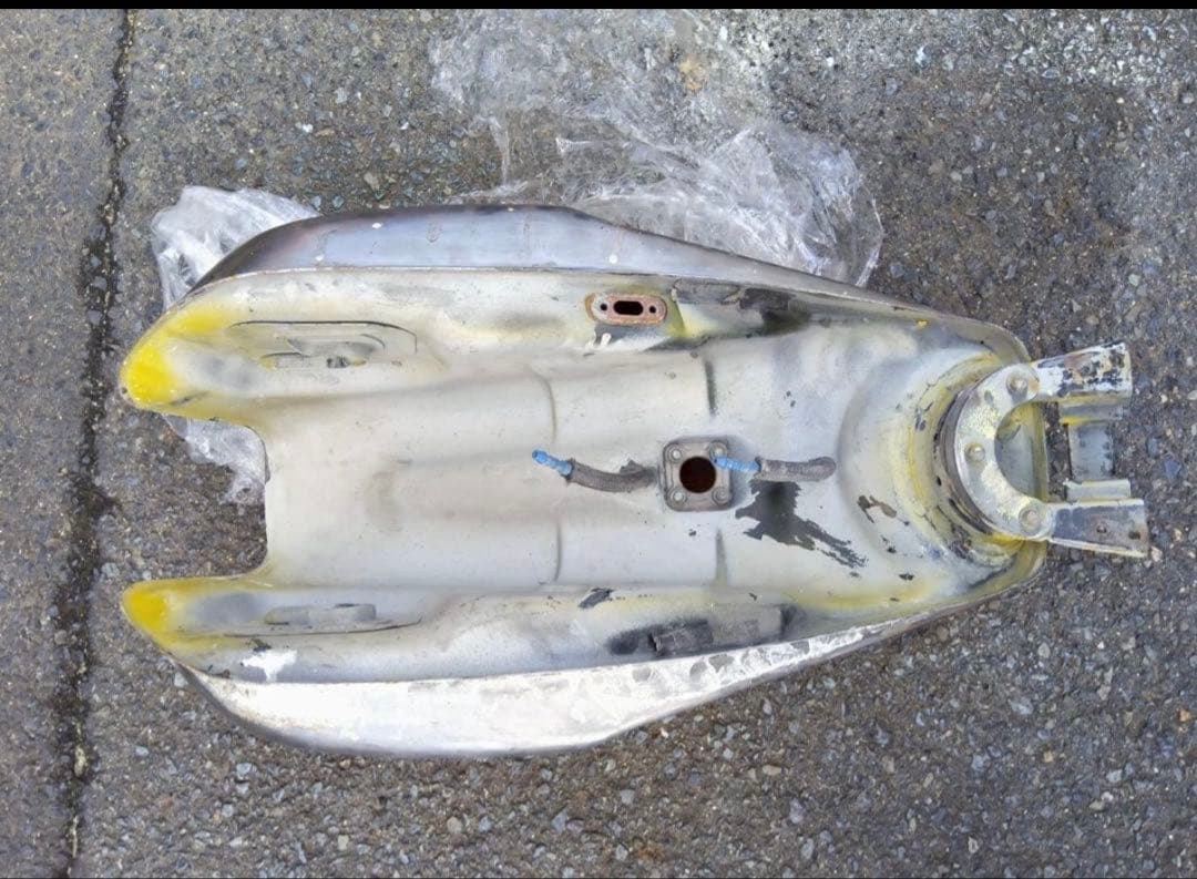 XJR400 4HM 初期型　ガソリンタンク