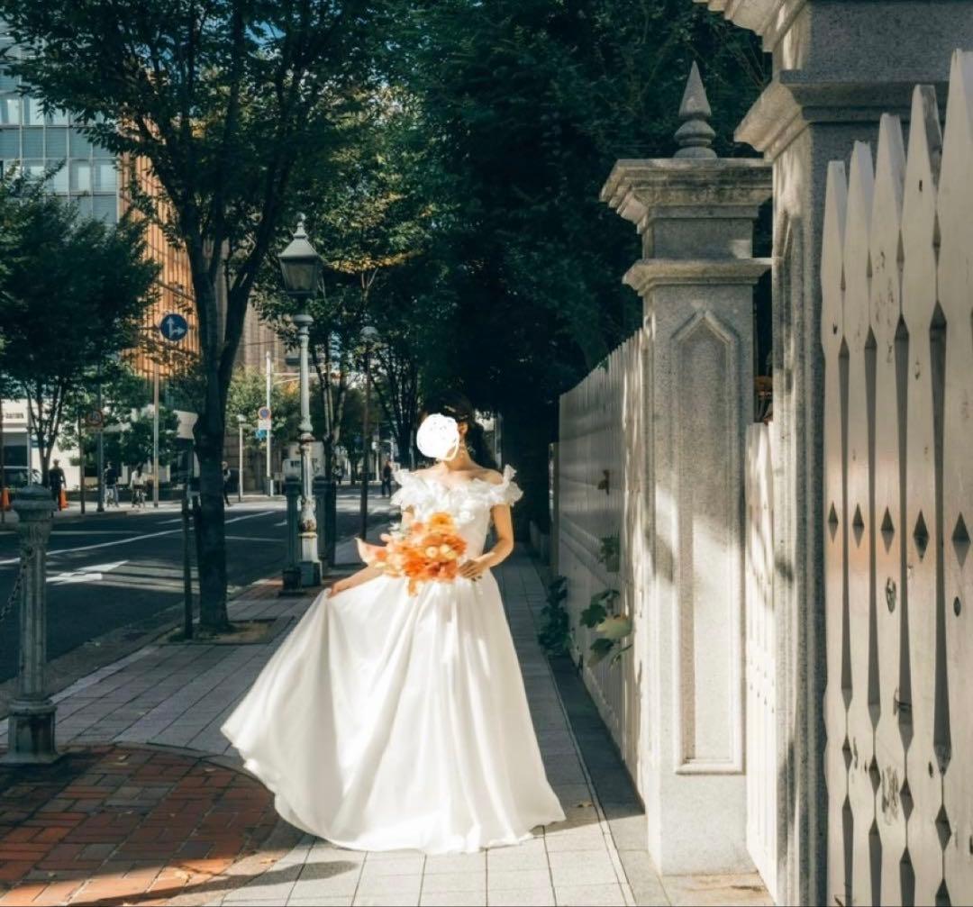 【元値18,000円】フリル付きウェディングドレス