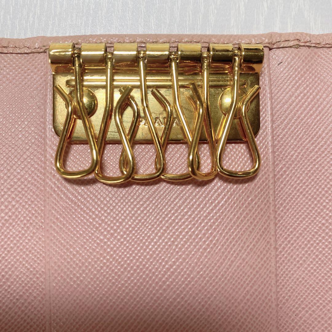 【未使用美品】PRADAプラダ6連キーケース ピンクベージュ サフィアーノレザー