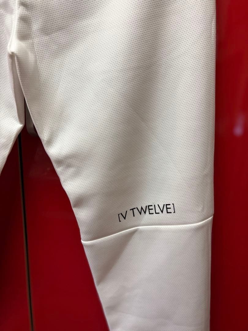 【新品タグ付V12 ゴルフ GAME PANTS ダンボールニット ホワイト L