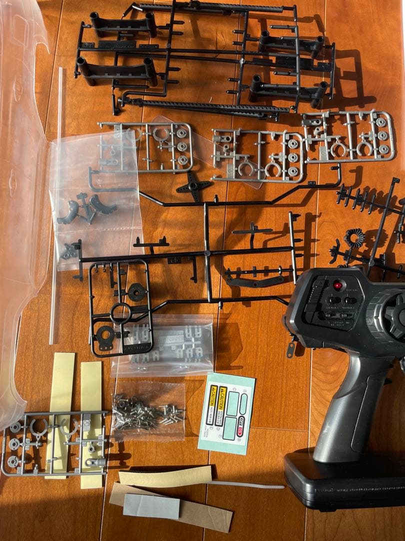 トヨタ ランドクルーザー 300 RCカーキット　バッテリーは付属しません