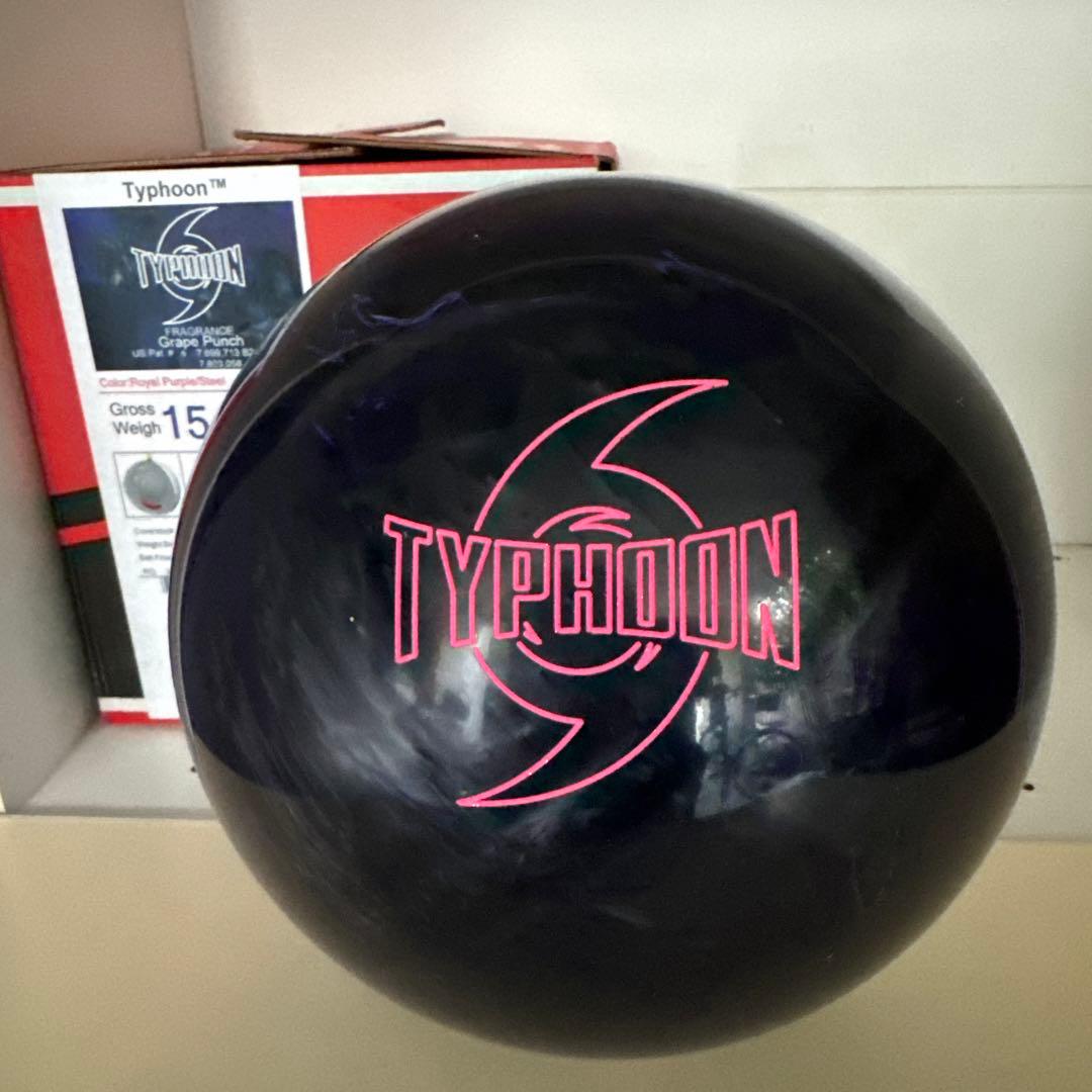 Typhoon ボウリングボール 15ポンド