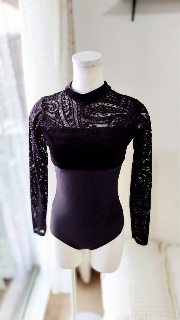 Ｓ～Ｍ／黒鳥オディールをイメージした漆黒の長袖レースベロアバレエ娘役レオタード