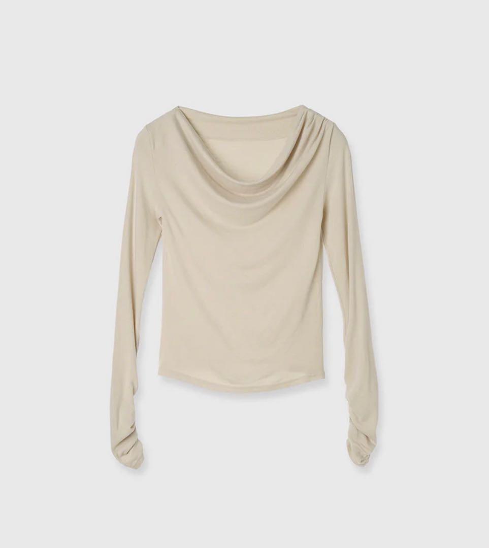 【超人気完売品】 ánuansアニュアンスギャザードレープカットトップス着用1回