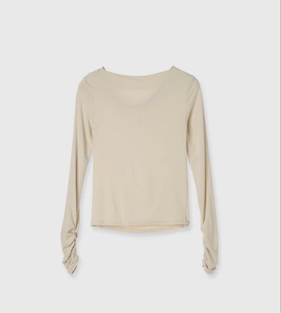 【超人気完売品】 ánuansアニュアンスギャザードレープカットトップス着用1回