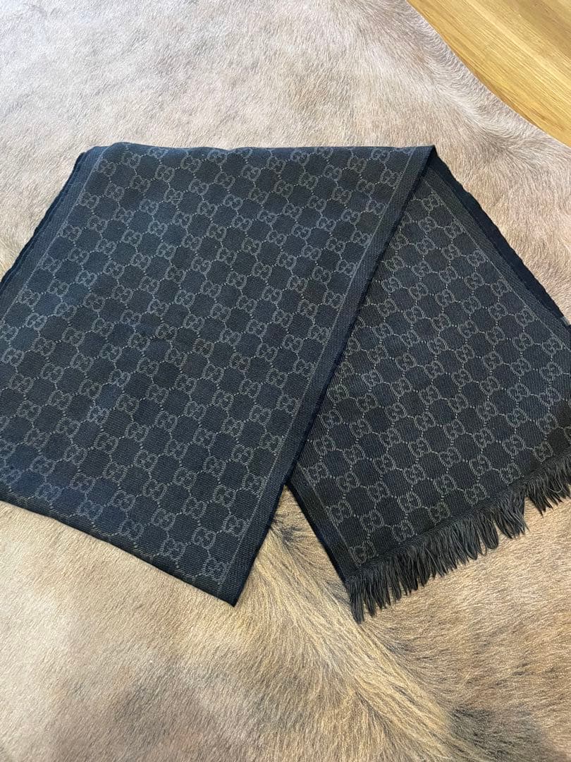 正規保証❗️返品可能❗️古物有　即日発送 様GUCCI ブラック マフラー