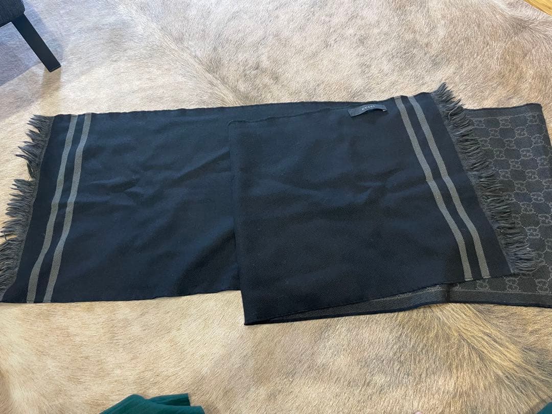 正規保証❗️返品可能❗️古物有　即日発送 様GUCCI ブラック マフラー