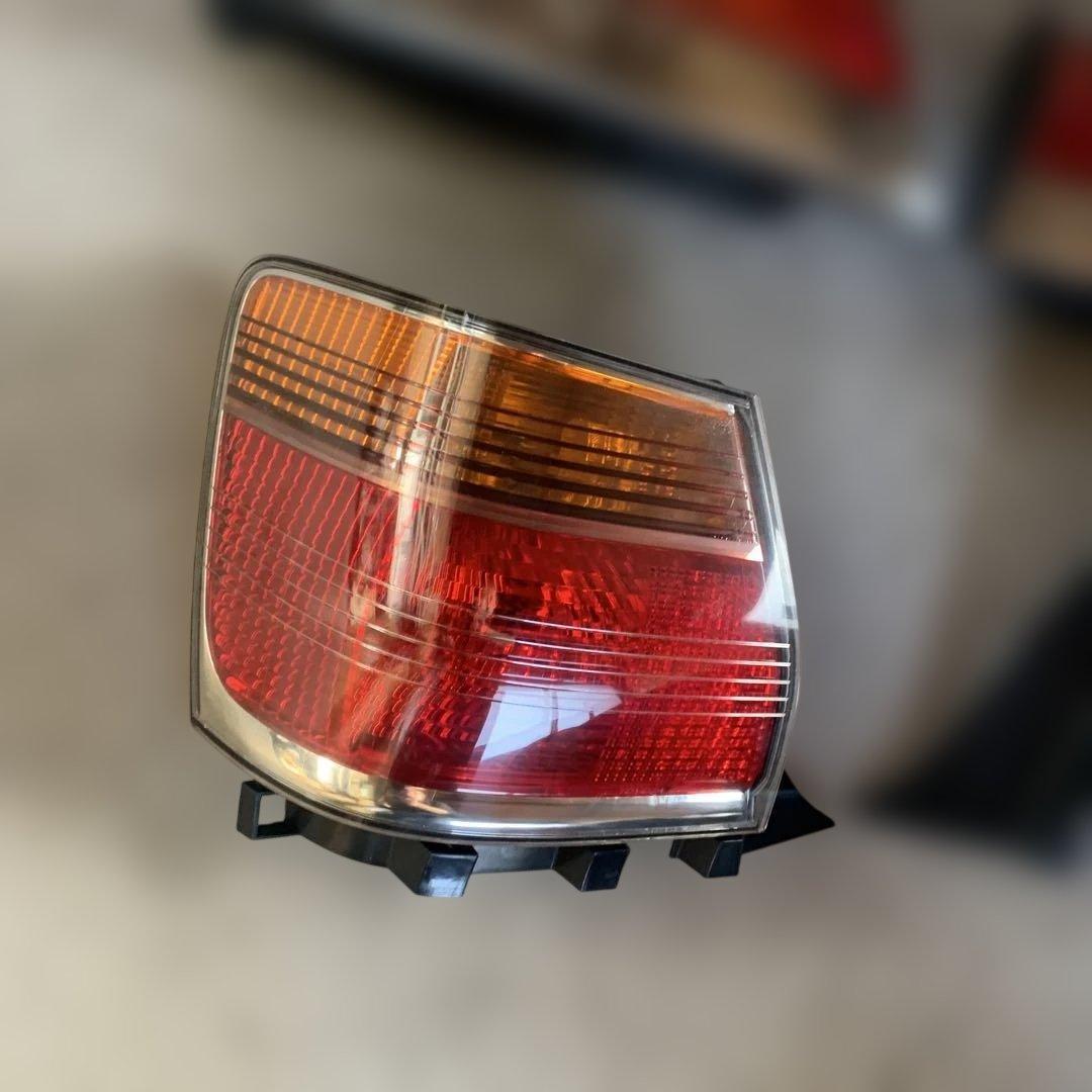 トヨタ　17クラウン　ロイヤルサルーン　純正テールライト左右セット　中古品