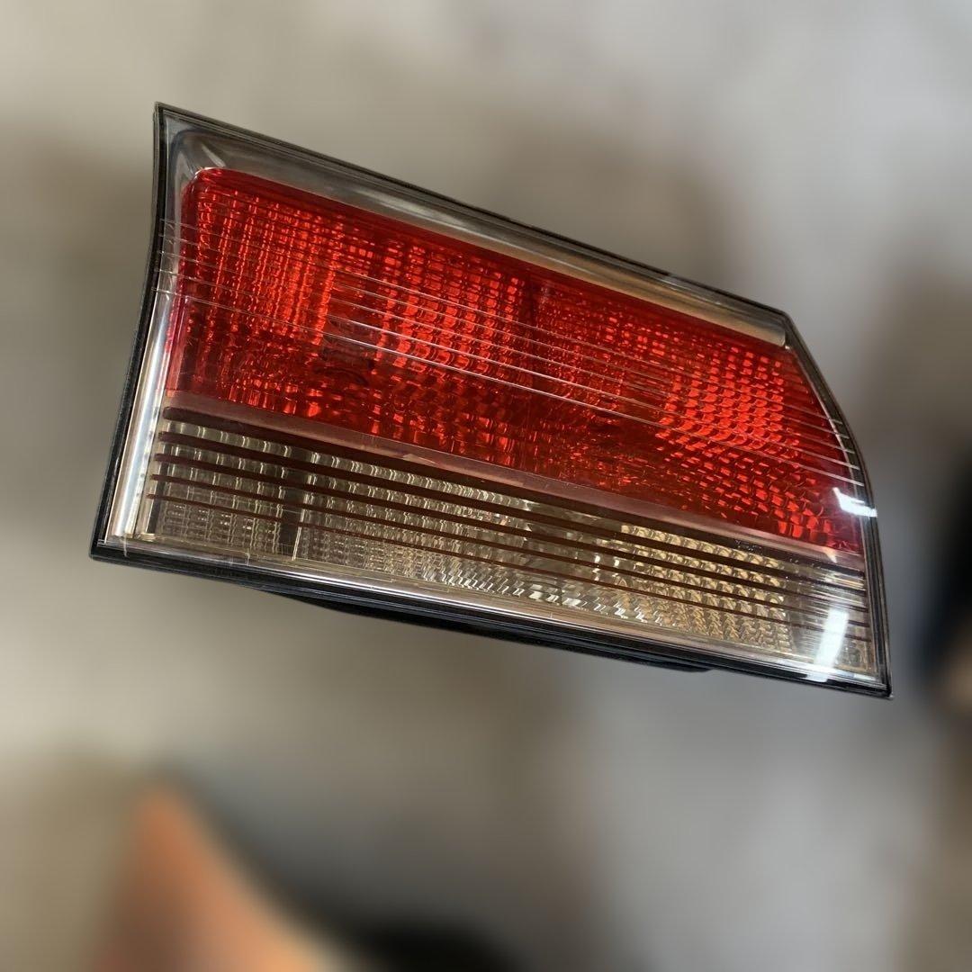 トヨタ　17クラウン　ロイヤルサルーン　純正テールライト左右セット　中古品