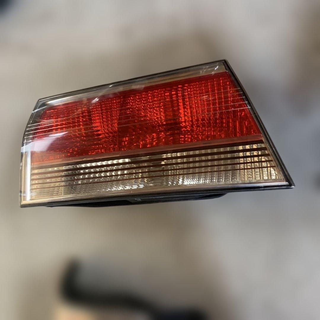 トヨタ　17クラウン　ロイヤルサルーン　純正テールライト左右セット　中古品