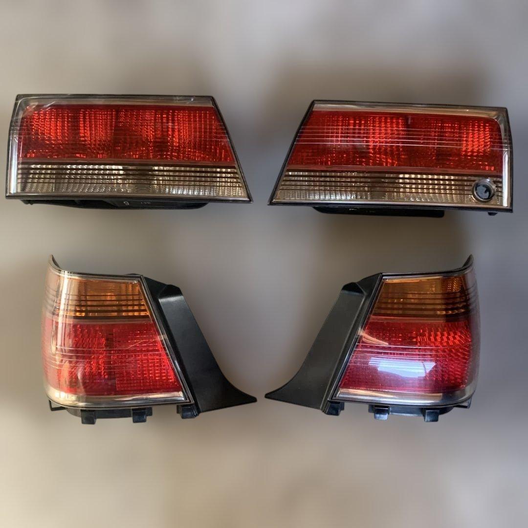トヨタ　17クラウン　ロイヤルサルーン　純正テールライト左右セット　中古品