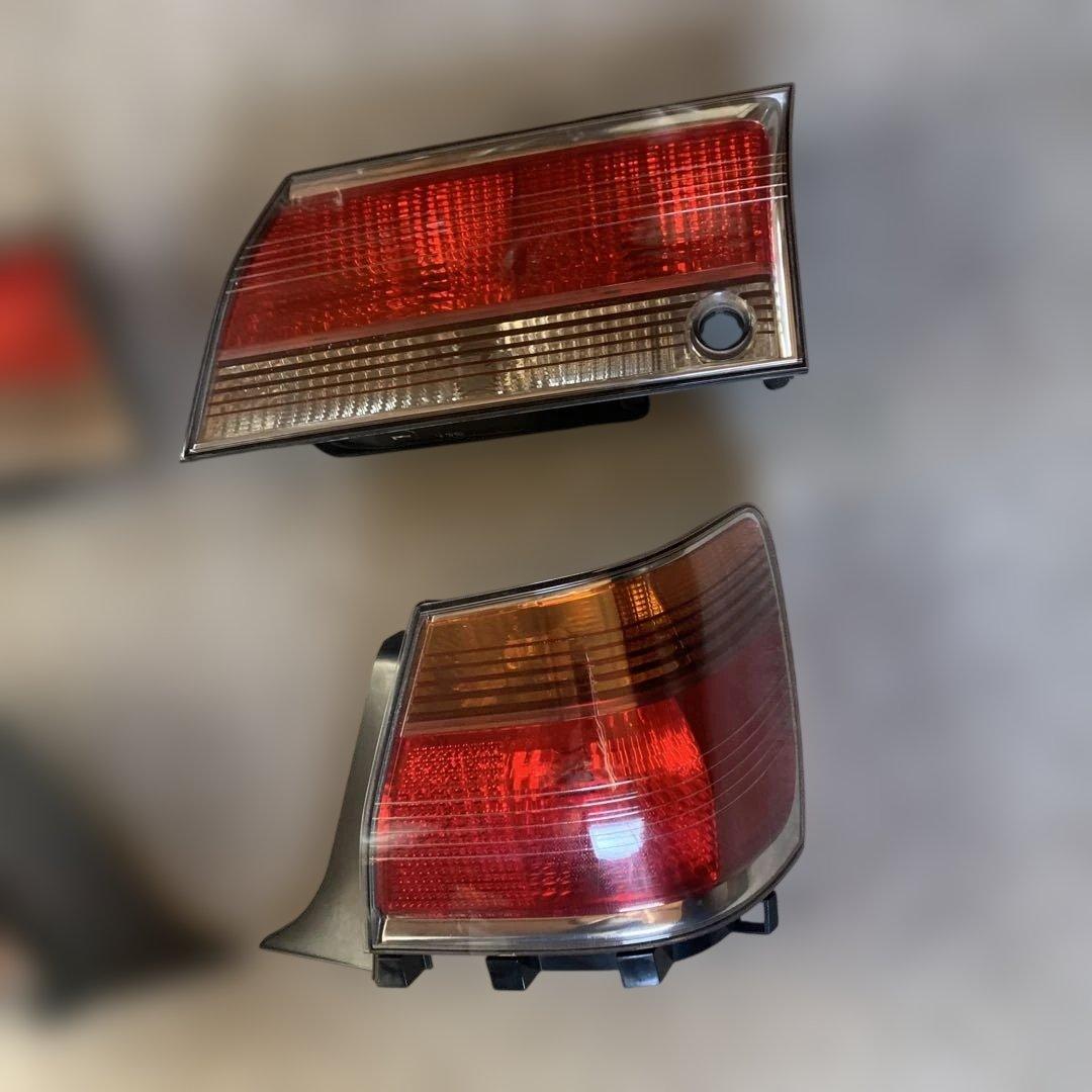 トヨタ　17クラウン　ロイヤルサルーン　純正テールライト左右セット　中古品