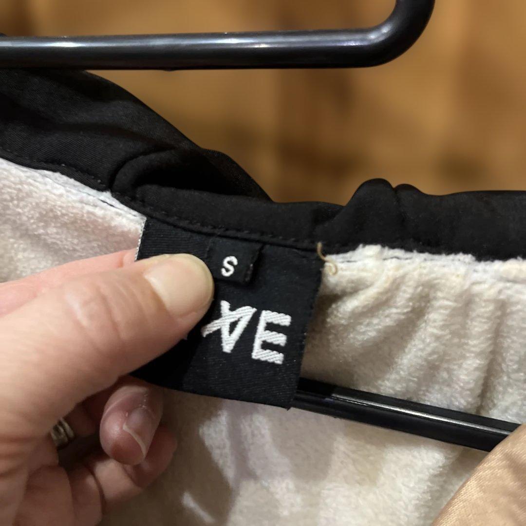 スノーボードウェア 黒/ベージュ/白/グレー 上S 下ＸＬ